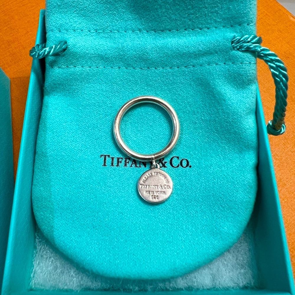 TIFFANY & CO Silver ring.